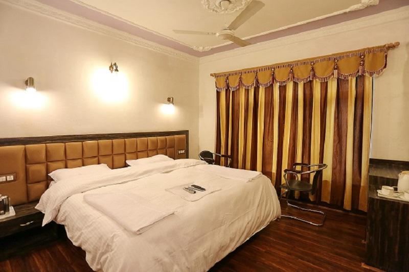 Hotel Ibni Kabeer Srīnagar Zewnętrze zdjęcie