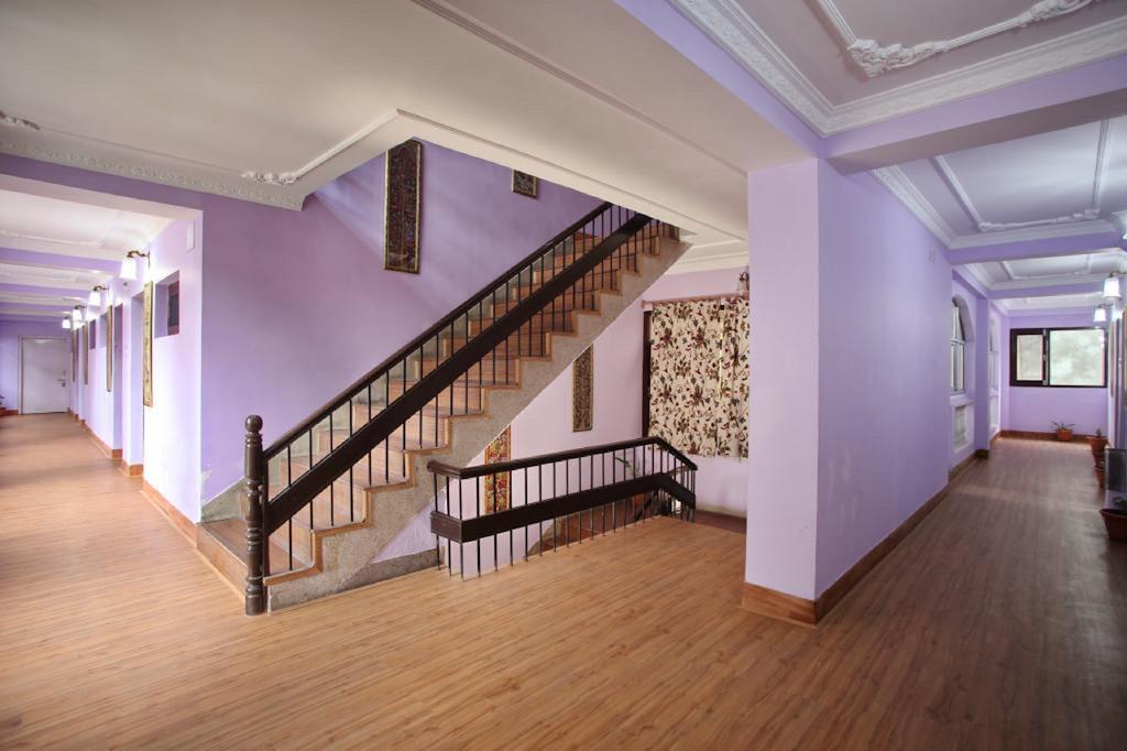 Hotel Ibni Kabeer Srīnagar Zewnętrze zdjęcie