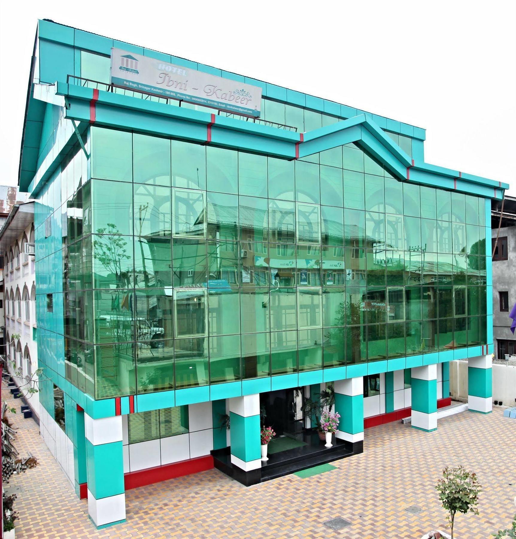 Hotel Ibni Kabeer Srīnagar Zewnętrze zdjęcie